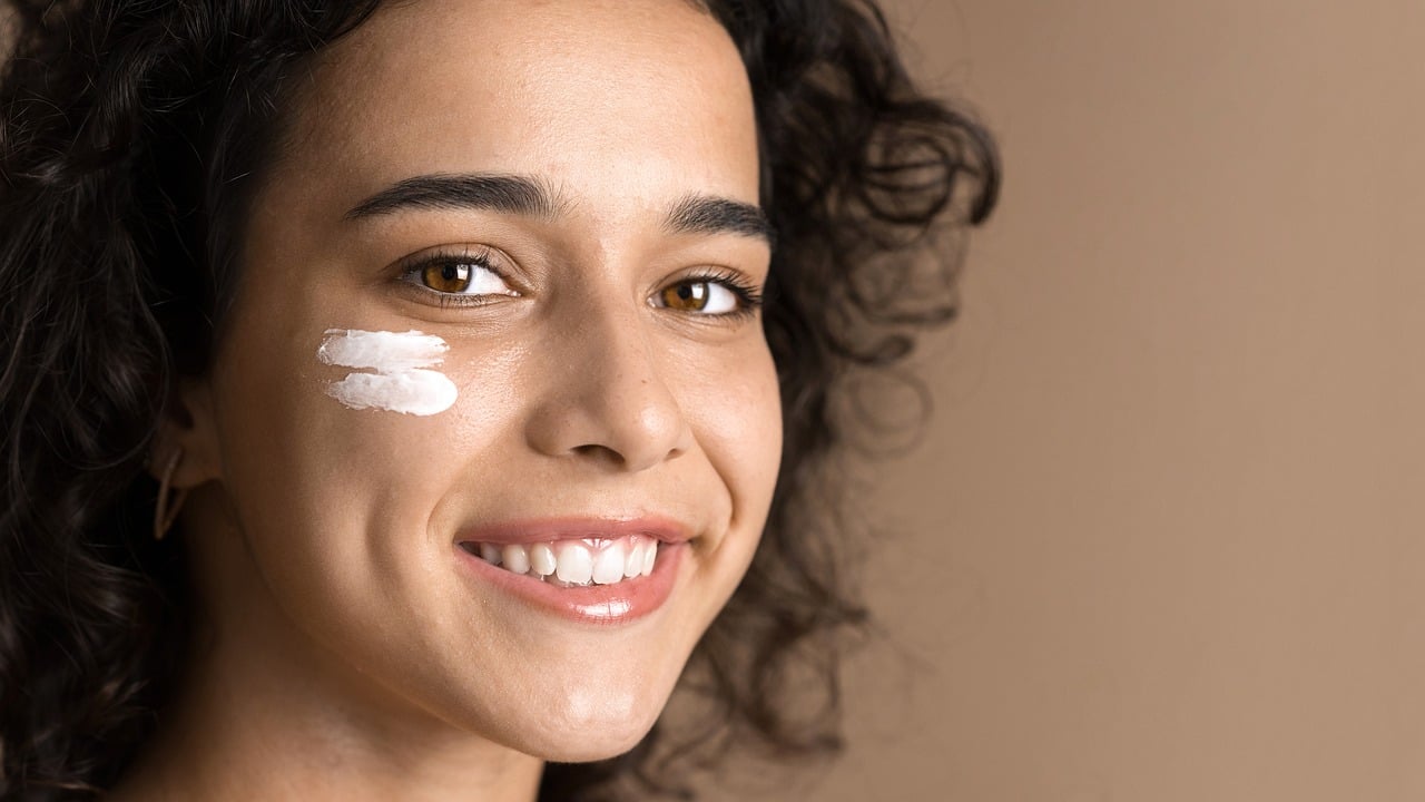 sunscreen, cream, skincare, cosmetic, natural-9968928.jpg